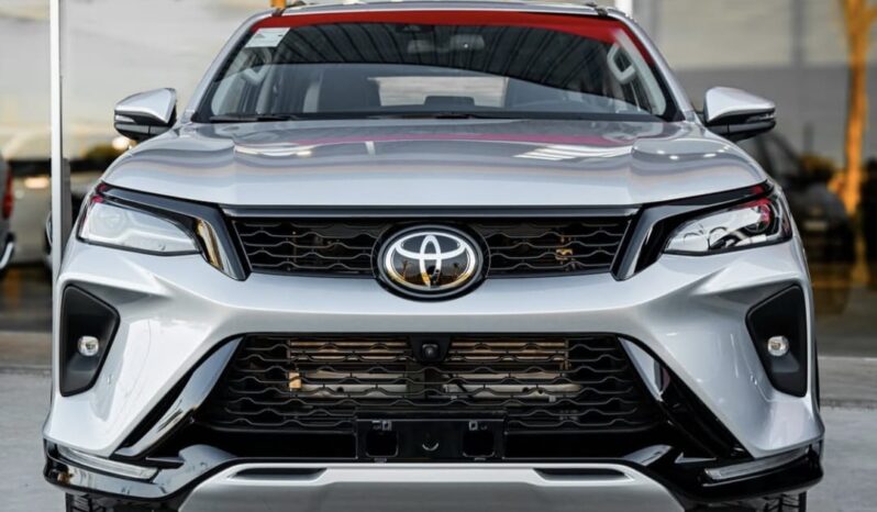 SW4 SRX 2.8 AT OKM 2026!!! lleno